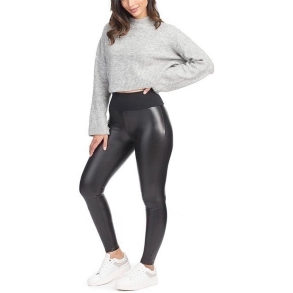 Assets by Spanx Faux Leather Black Leggings Stretch Wetlook Size Medium